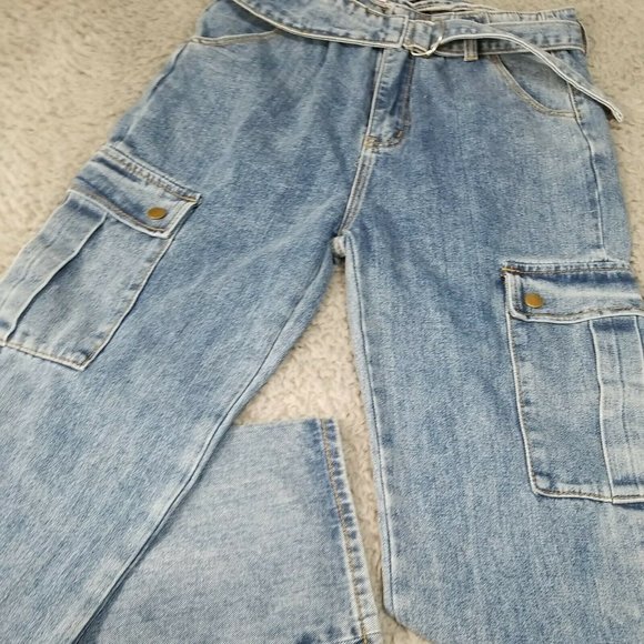 Pretty Little Thing Cargo Pocket Assymetrical Boyfriend Jeans NWT Women's US 6 - Picture 3 of 8